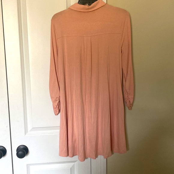 Cute Hi low cotton button up shirt never worn size M. - Picture 2 of 2